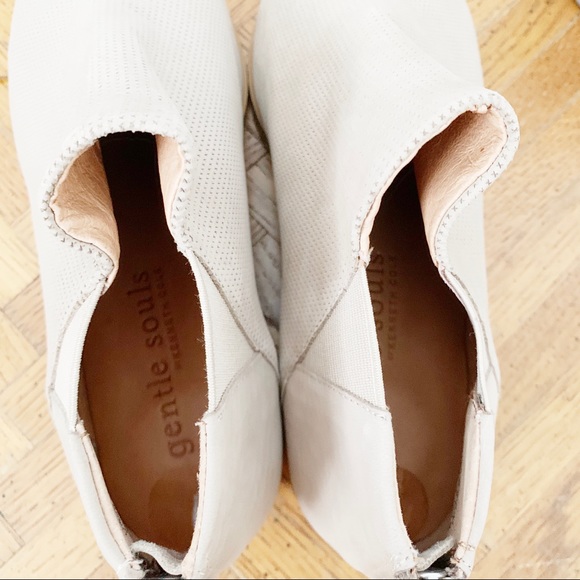 Gentle Souls Tan Leather Chelsea Ankle Boots - Picture 3 of 8